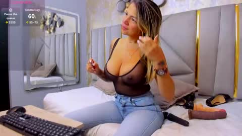 Gaby Santos online show from April 21, 11:50 am