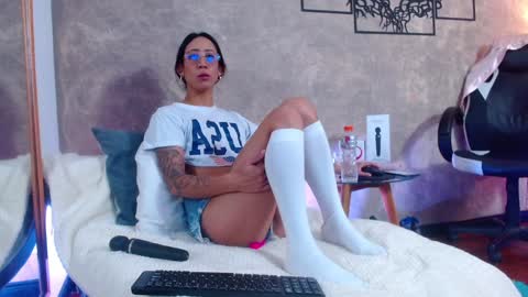 Snapshot of gabypetit chatting on January 5, 1:15 pm Gaby online show from January 5, 1:15 pm