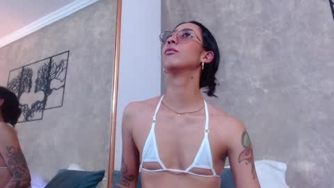Snapshot of gabypetit chatting on January 2, 7:40 pm Gaby online show from January 2, 7:40 pm