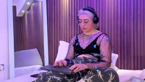 gabyrose9 online show from April 25, 1:30 am