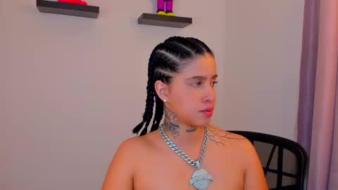 Snapshot of gangster_girl chatting on January 17, 1:15 am GANG online show from January 17, 1:15 am