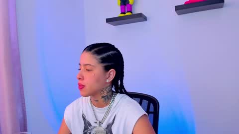 Snapshot of gangster_girl chatting on January 18, 9:24 pm GANG online show from January 18, 9:24 pm