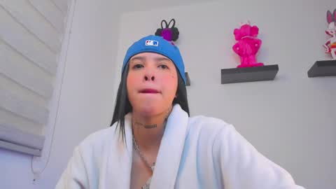 Snapshot of gangster_girl chatting on December 30, 12:54 am GANG online show from December 30, 12:54 am