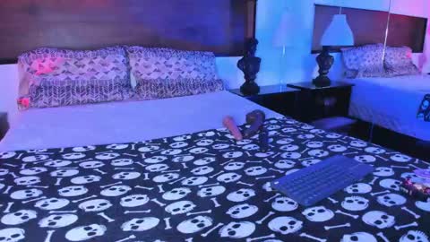  Usagi  online show from April 27, 11:02 pm