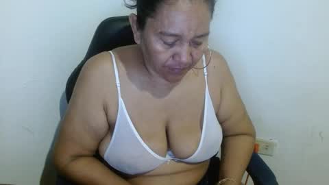 Snapshot of gatika_sexy chatting on January 28, 2:11 am katia online show from January 28, 2:11 am