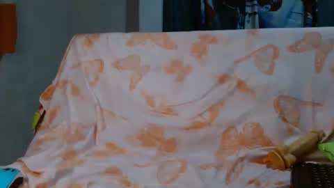 Snapshot of gatita_1997 chatting on September 12, 4:57 am estrella online show from September 12, 4:57 am