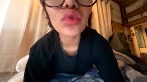 gatitamorenita online show from May 8, 11:28 pm