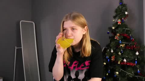 Devona online show from January 15, 3:07 pm