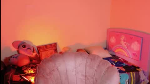 gema_shiny online show from November 6, 3:56 am