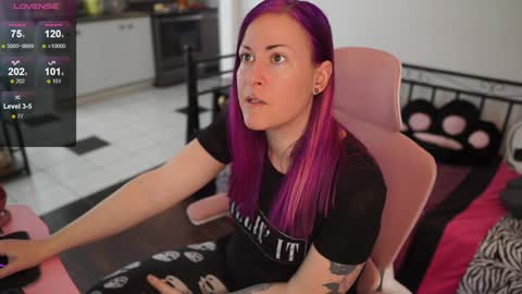 Snapshot of gennyrock chatting on January 29, 7:32 pm Genny Rock and online show from January 29, 7:32 pm
