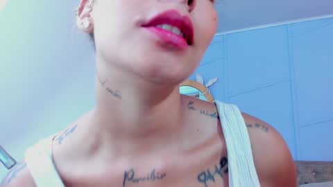 Snapshot of georgina_coule chatting on December 29, 12:01 pm Georgina Coule online show from December 29, 12:01 pm