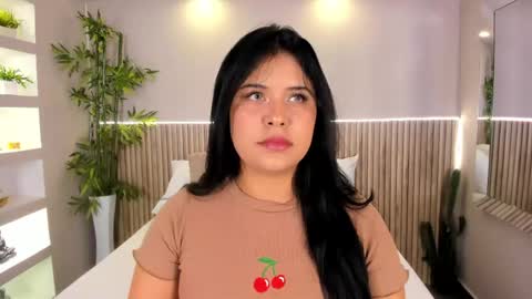 GeorginaReyes  online show from April 20, 10:35 pm