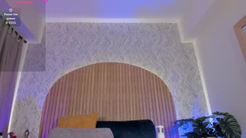 Kendal  online show from April 9, 4:48 am