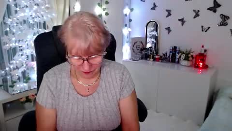 Ghertrudequeen online show from December 16, 5:02 am