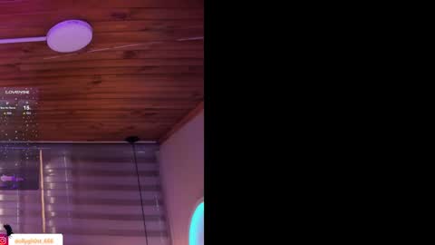 Allison  online show from April 24, 8:55 pm