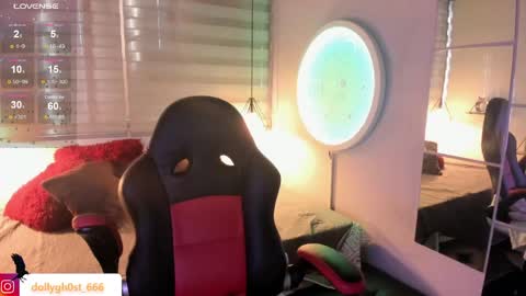 Allison  online show from April 25, 9:01 pm