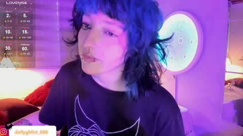 Allison  online show from April 22, 8:50 pm