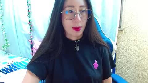 Gia  online show from September 24, 11:59 pm