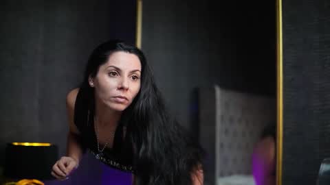  Gia  online show from November 18, 8:32 pm