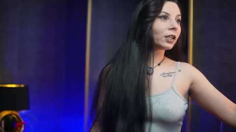  Gia  online show from April 8, 8:44 pm