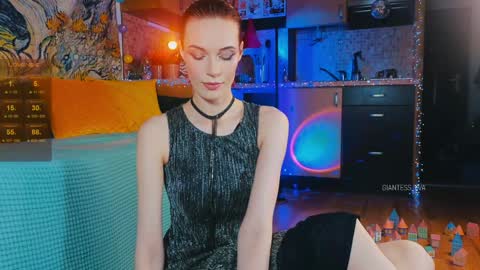 Snapshot of giantess_eva chatting on December 31, 2:58 pm Eva online show from December 31, 2:58 pm