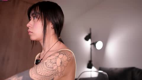 GIGI online show from November 25, 10:28 am