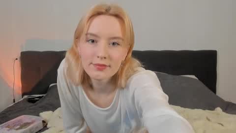 Snapshot of gin_yoon chatting on October 16, 6:16 am Gin online show from October 16, 6:16 am