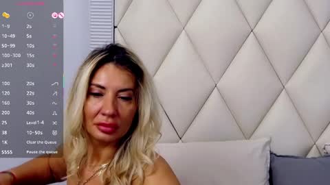 Gina online show from April 22, 2:52 am