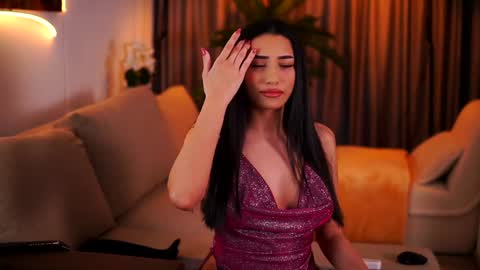 Snapshot of ginavalentinna chatting on February 7, 7:49 pm Gina online show from February 7, 7:49 pm