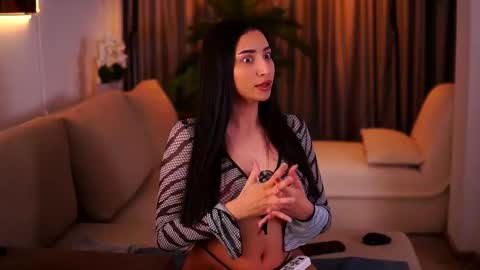 Snapshot of ginavalentinna chatting on February 12, 8:07 pm Gina online show from February 12, 8:07 pm