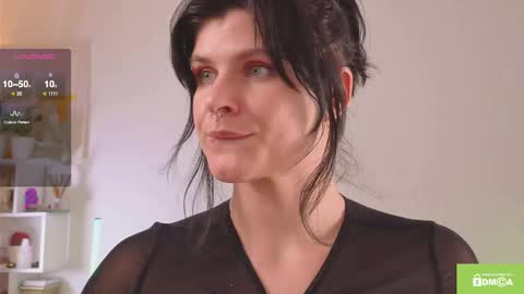 Gina online show from October 3, 6:13 pm