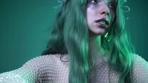        im expecting 350 thumbs up on my altar   online show from April 22, 10:18 pm