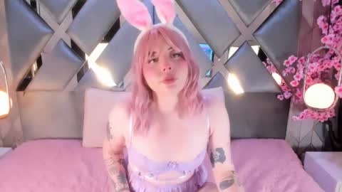     online show from April 17, 9:50 pm