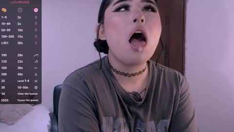 ginmeowuwu online show from October 27, 4:46 pm