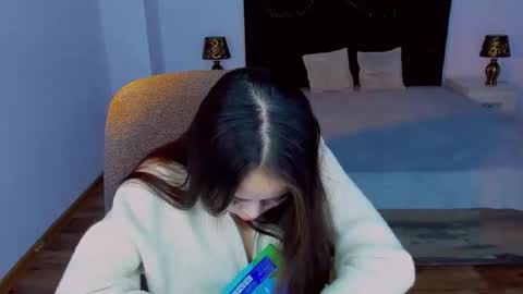 Snapshot of ginnycherry chatting on January 18, 8:52 am Ginny online show from January 18, 8:52 am