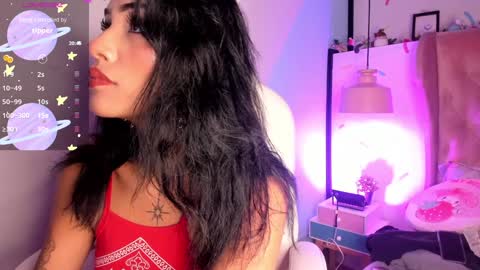 Snapshot of giovanna_oliveira chatting on December 4, 5:27 am Giovanna online show from December 4, 5:27 am