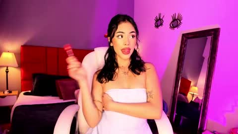 Snapshot of giovanna_oliveira chatting on October 3, 8:19 am Giovanna online show from October 3, 8:19 am