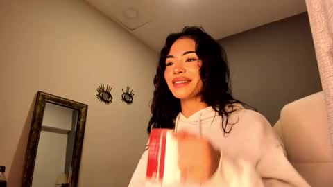 Snapshot of giovanna_oliveira chatting on September 24, 5:17 am Giovanna online show from September 24, 5:17 am