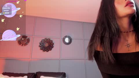 Snapshot of giovanna_oliveira chatting on January 11, 4:59 am Giovanna online show from January 11, 4:59 am