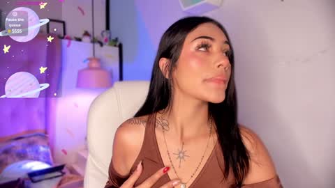 Snapshot of giovanna_oliveira chatting on January 7, 5:33 am Giovanna online show from January 7, 5:33 am