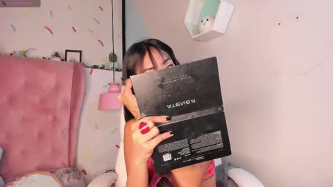 Snapshot of giovanna_oliveira chatting on February 13, 3:39 am Giovanna online show from February 13, 3:39 am