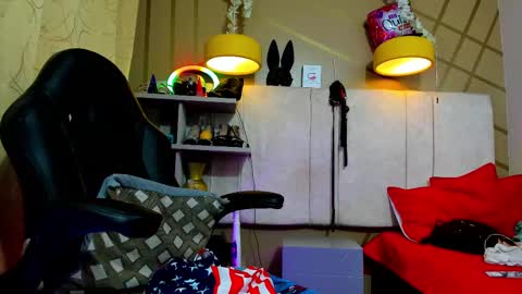 Snapshot of girl_amada chatting on March 4, 2:27 am Girl Amada online show from March 4, 2:27 am