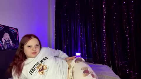 girl_shy07 online show from April 22, 9:23 pm