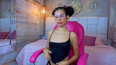 Snapshot of girlsweetgb chatting on September 29, 12:10 pm girlsweetgb online show from September 29, 12:10 pm