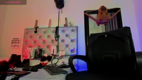 gisell taylor online show from April 27, 1:52 pm