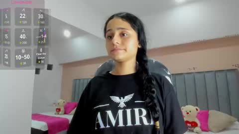 GISELLE ROLDAN online show from November 7, 4:40 am