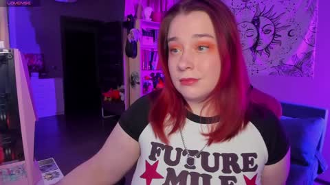 Snapshot of gitera_ chatting on December 13, 9:20 pm AlexaMillis online show from December 13, 9:20 pm