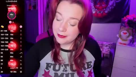 Snapshot of gitera_ chatting on October 8, 11:09 pm AlexaMillis online show from October 8, 11:09 pm