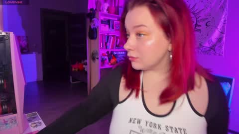 Snapshot of gitera_ chatting on December 3, 9:01 pm AlexaMillis online show from December 3, 9:01 pm