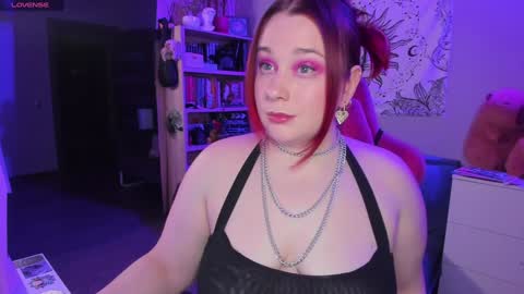 Snapshot of gitera_ chatting on January 21, 7:39 pm AlexaMillis online show from January 21, 7:39 pm